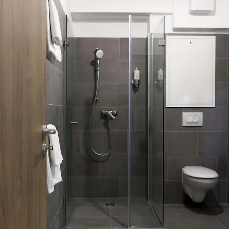 Gellerico Tolnai Street 公寓